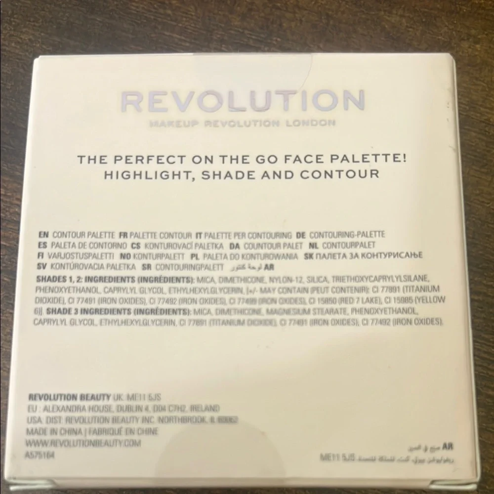 Makeup Revolution Brown and Cream Bronzer & Contour Palette Medoum